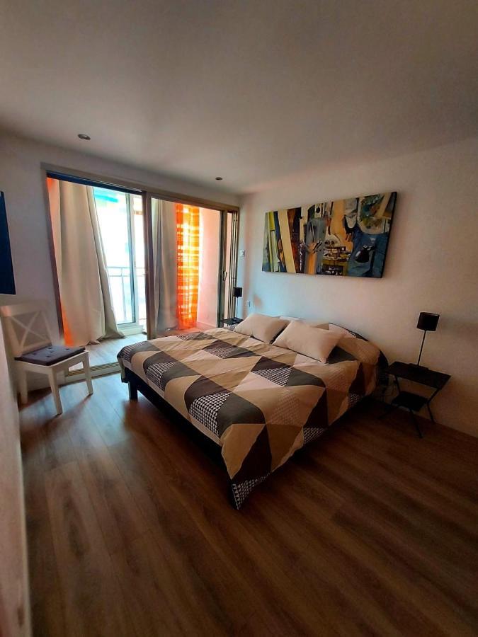 Appartement T3 Plein Centre Ville Le Lavandou Eksteriør bilde
